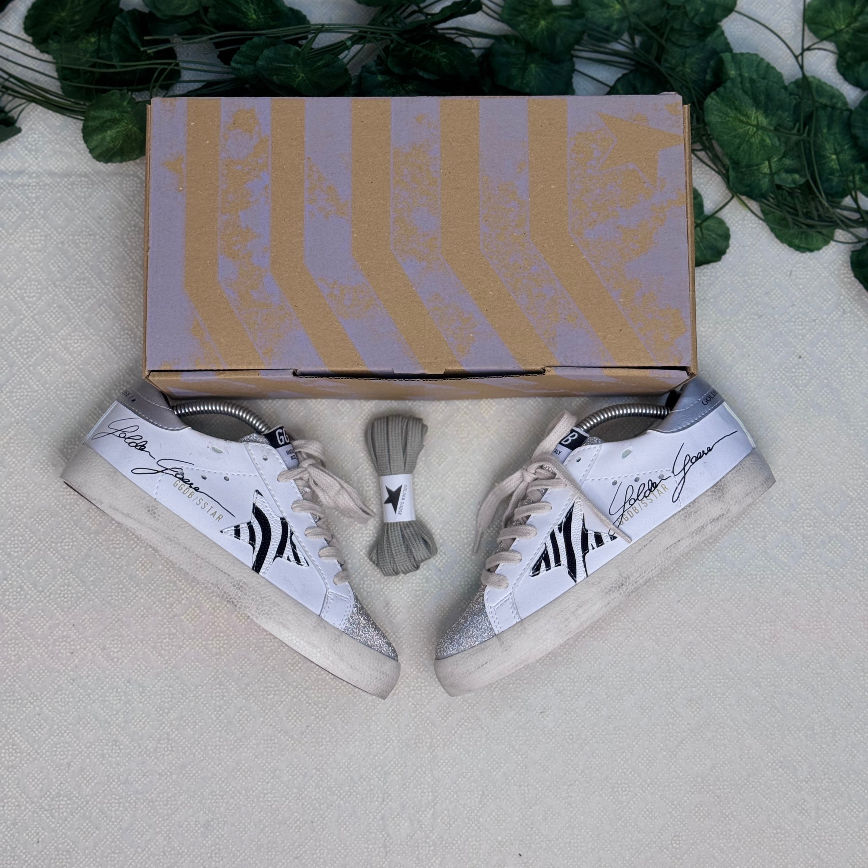 Golden Goose Super-Star Zebra Yıldız Gümüş Simli Burun