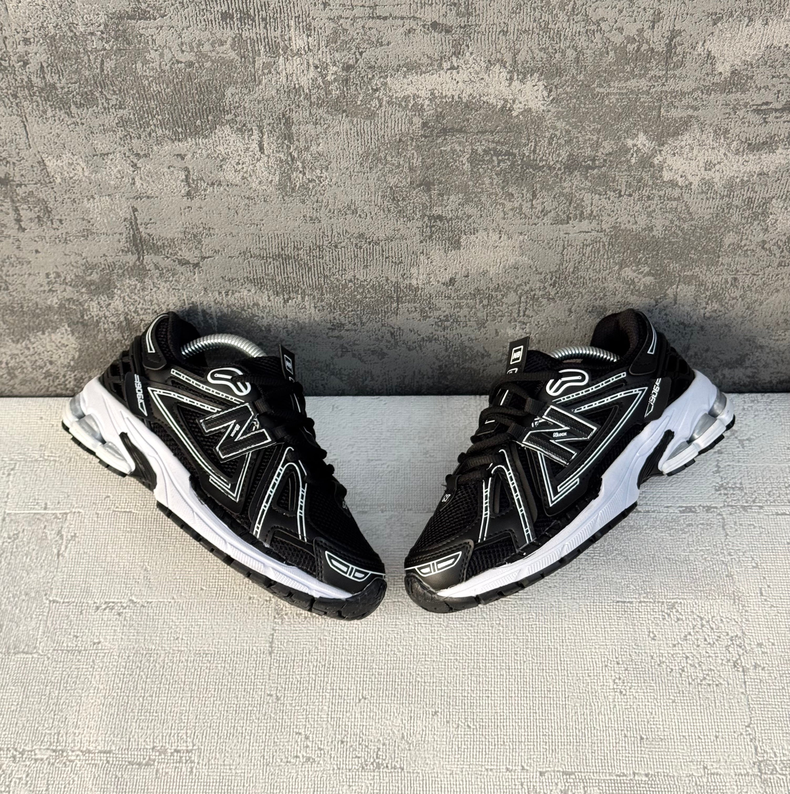 New.b ayakkabı