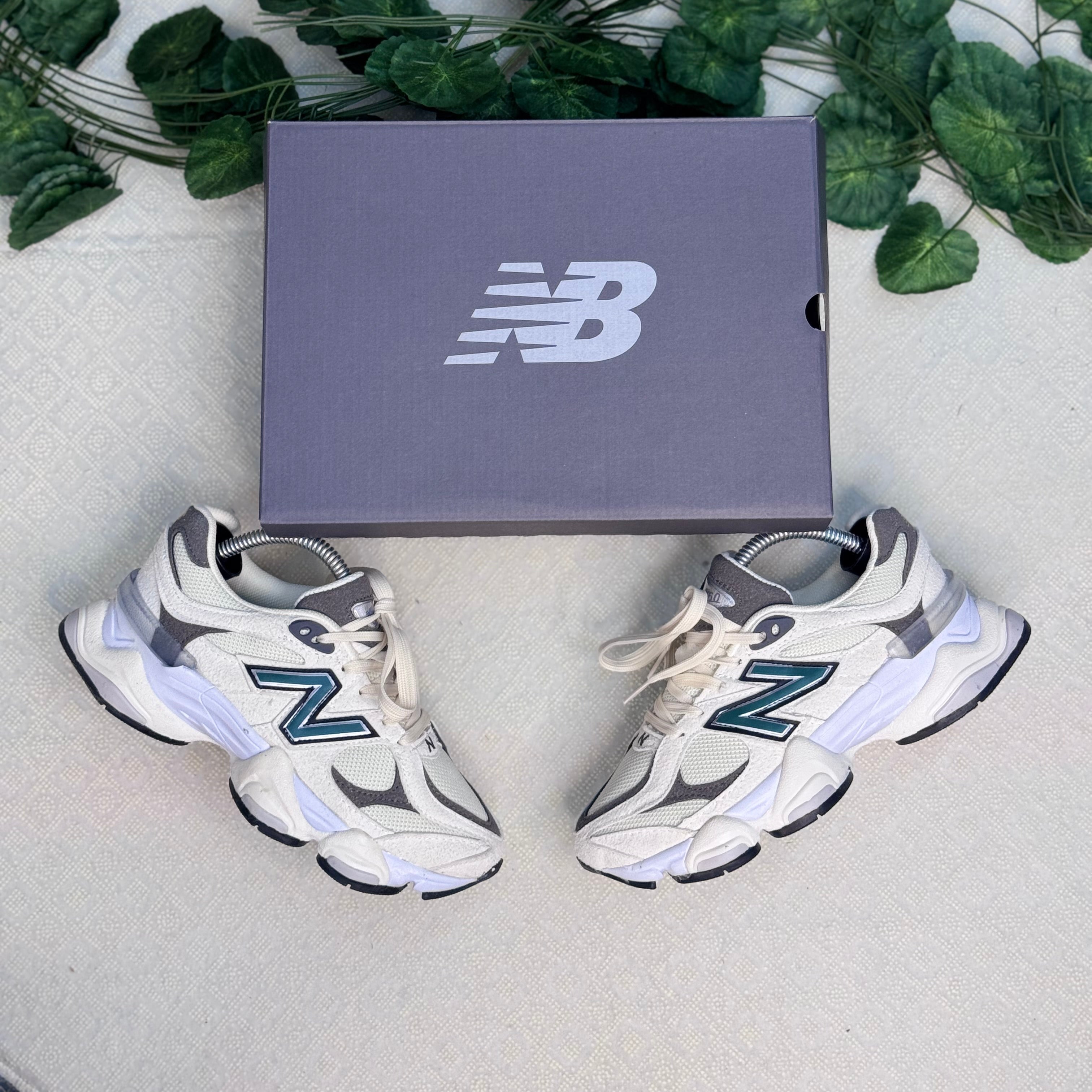 New Balance 9060 Krem Yeşil