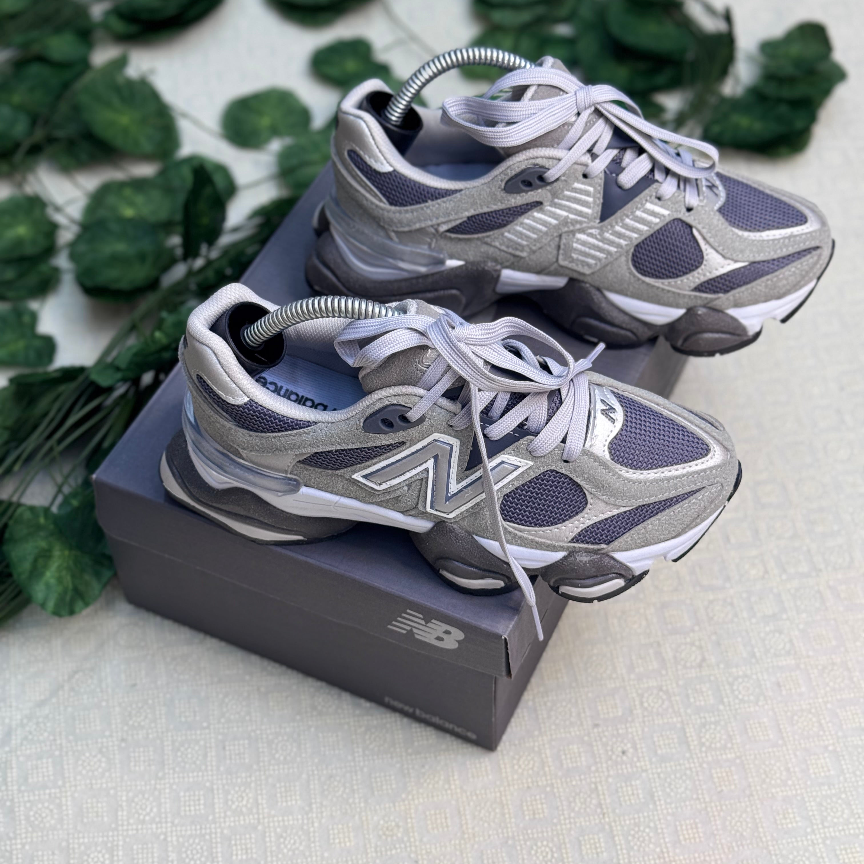 New Balance 9060 Gri