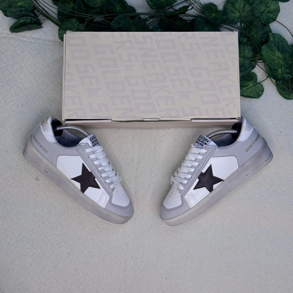 Golden Goose Super-Star Beyaz Siyah Yıldız