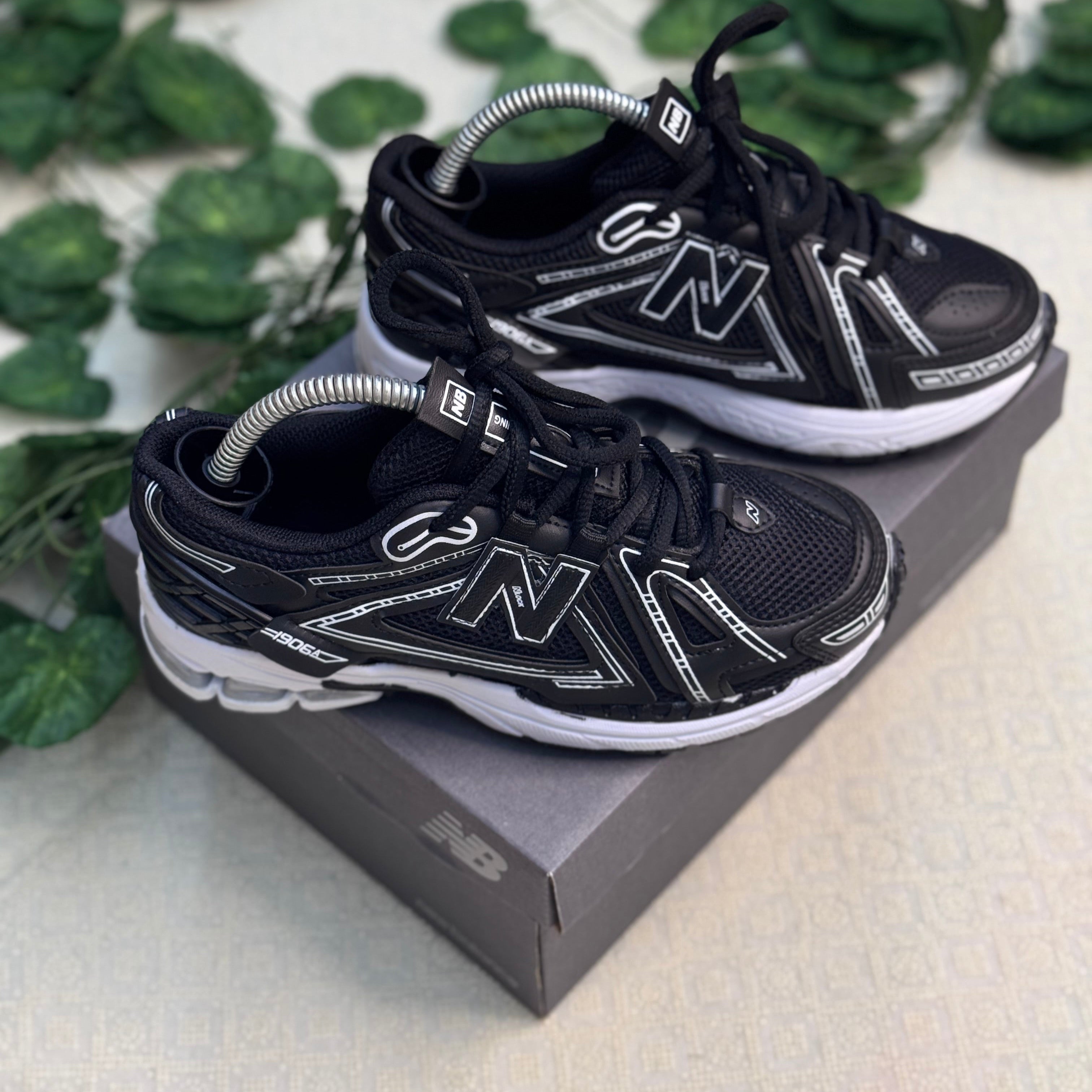 New Balance 1906R Siyah-Beyaz